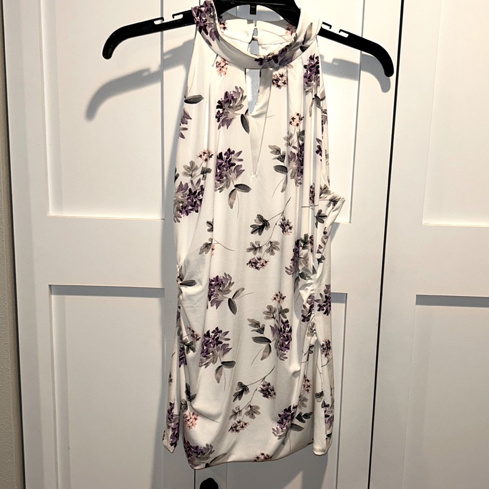 NWT White House Black Market sleeveless top Sz M white w/ purple flowers